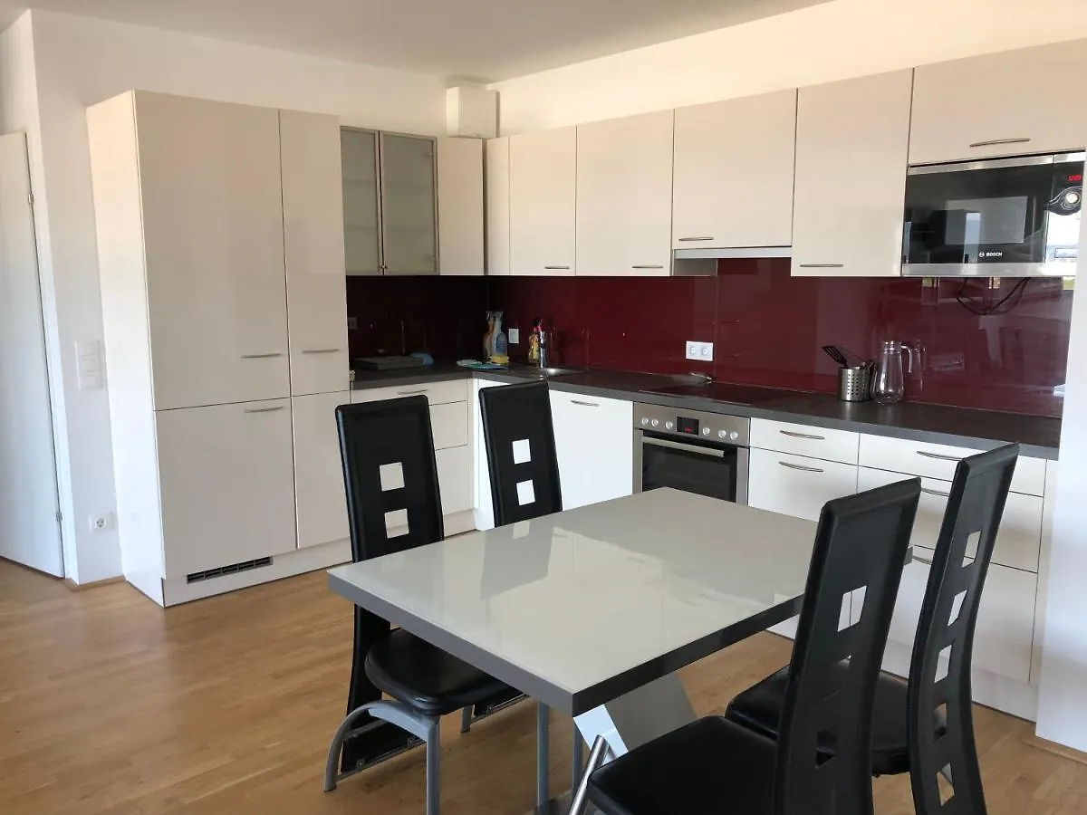 City Gate Apartment, U1 Metro Station, Vienna