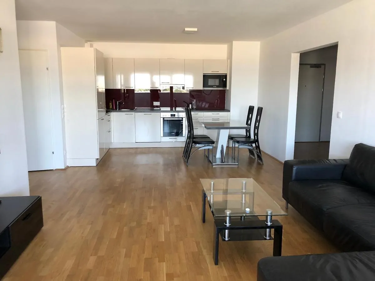 City Gate Apartment, U1 Metro Station, Vienna Apartment