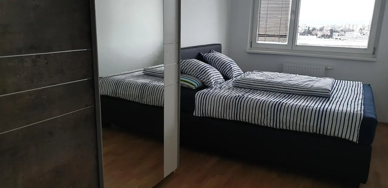 City Gate Apartment, U1 Metro Station, Vienna